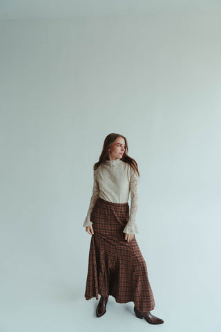 Fall plaid maxi skirt for woman, high waisted maxi skirt, vintage maxi skirt, red skirt, brown skirt, western chic outfits, western inspired 