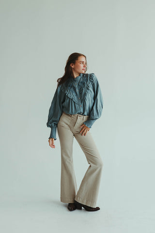 Boho western chic outfits, beige jeans, wide hem bottom jeans, flares, woman’s clothing, woman’s jeans, the perfect jeans.