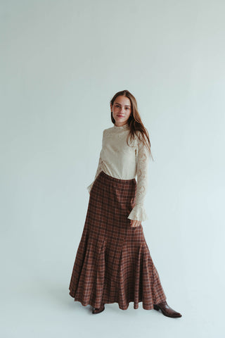 Fall plaid maxi skirt for woman, high waisted maxi skirt, vintage maxi skirt, red skirt, brown skirt, western chic outfits, western inspired 