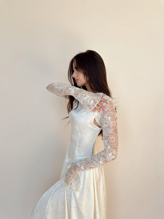 Chapel Lace Shoulder Shrig