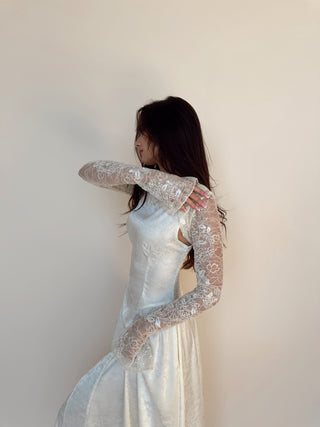 Chapel Lace Shoulder Shrig